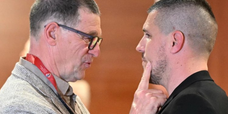 Ima li kraja ovom cirkusu? Sinovčiću u pola godine poništeno čak pet skupština, vrhunac je ono što sad sprema