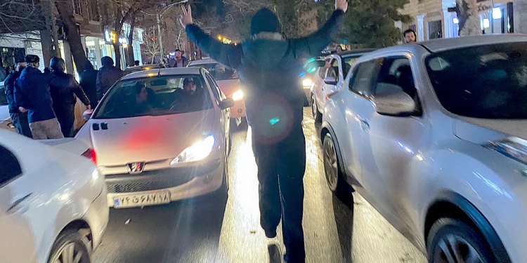 Iran prosvjeduje: Iranci se obraćaju predsjedniku Trumpu usred nemira diljem zemlje