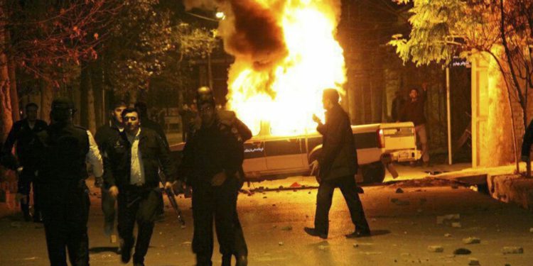 Iran vrije: Prosvjedi protiv režima nose prve žrtve diljem zemlje