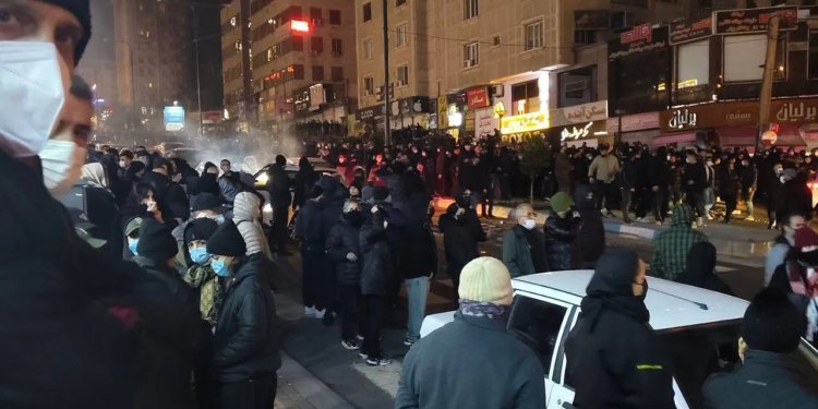 Iransko gušenje prosvjeda nastavlja se nadzorom dronovima diljem zemlje