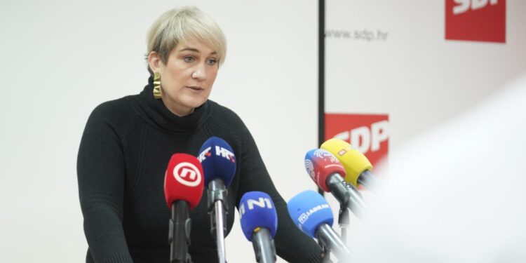 Ivana Marković o Thompsonovom koncertu: “Nema tu domoljublja, samo manipulacija u svrhu stvaranja profita i političke koristi”