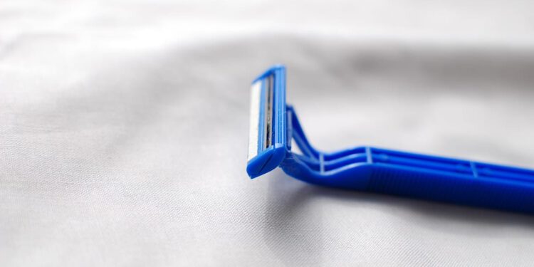 Iz trgovine u Biogradu na moru ukrala više komada raznih proizvoda za brijanje