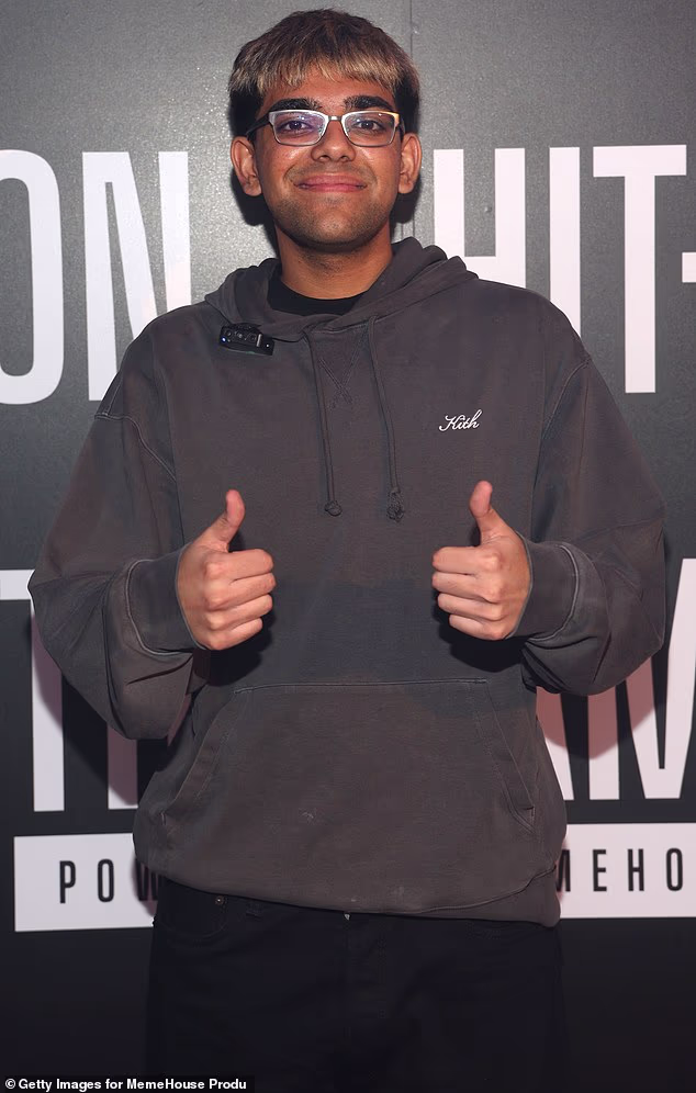 Iznimno popularni američki streamer N3on zapanjen je jednim australskim cestovnim pravilom dok obilazi Perth s UFC zvijezdom