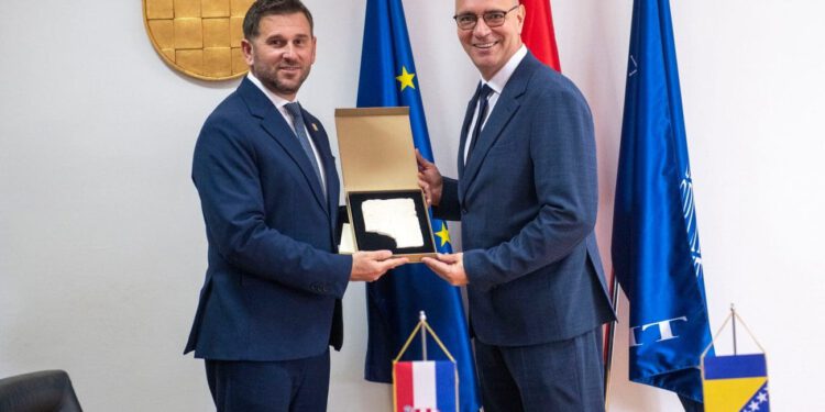 Jačanje suradnje: Održan radni sastanak gradonačelnika Splita i Tuzle