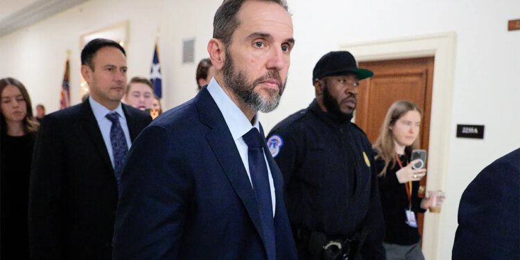 Jack Smith pojavit će se sljedeći tjedan na javnom saslušanju kako bi svjedočio o istragama protiv Trumpa