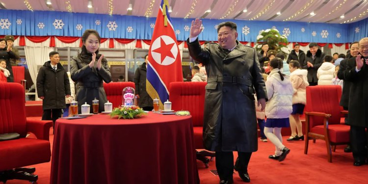 Kći Kim Jong Una Ju Ae pojavljuje se u palači Kumsusan na Novu godinu