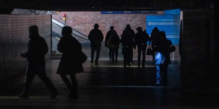 Klimatski ekstremisti preuzeli odgovornost za nestanak struje u 50.000 kućanstava — RT World News