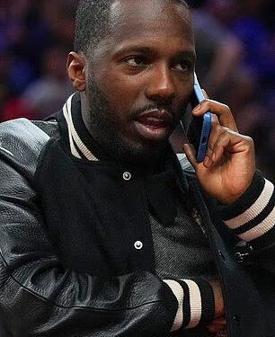 LeBron James distancira se od Richa Paula nakon što je agent natjerao Lakerse da razmijene suigrače njegovog klijenta