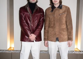 Lennon, 26, i Gene Gallagher, 24, izgledaju pljuvački imidž svog oca rockera iz Oasisa Liama ​​(53), dok ga održavaju elegantno na Tjednu mode u Milanu