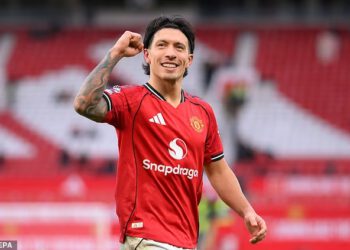 Lisandro Martinez govori Paulu Scholesu i Nickyju Buttu ‘dođite u moju kuću i recite to’ nakon što se njih dvojica ‘sramotno’ rugaju zvijezdi Man Uniteda: ‘Kada ih vidite licem u lice, nitko ne kaže ni riječ’