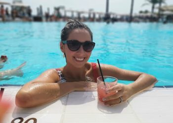 Luđe zabave izdajice Rachel: Uoči finala u petak, otkrivamo bizarnu zahodsku štos, zašto su joj šokirani prijatelji rekli da se ‘ponaša pristojno’, savjet njezine mame koja boluje od Parkinsonove bolesti i još mnogo toga