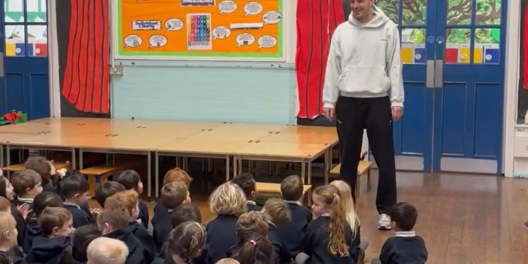 Macclesfield, Heathcote se vraća svojim učenicima nakon podviga u FA kupu