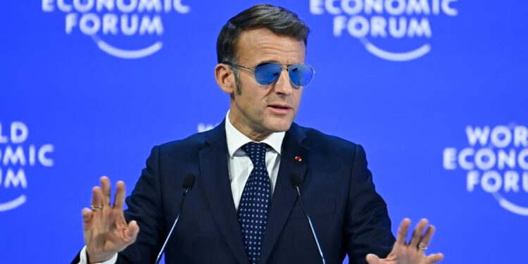 Macron cilja na ‘nasilnika’ Trumpa dok čelnici EU-a pojačavaju odgovor na predsjednikove prijetnje