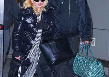 Madonna (67) i dečko Akeem Morris (29) vraćaju se u SAD s obiteljskog odmora dok ona izražava podršku iranskim prosvjednicima