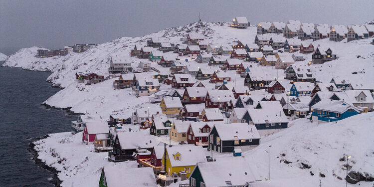 ‘Meduze imaju više kralježnice od Europljana’ – profesor o Trumpovim planovima za aneksiju Grenlanda — RT World News