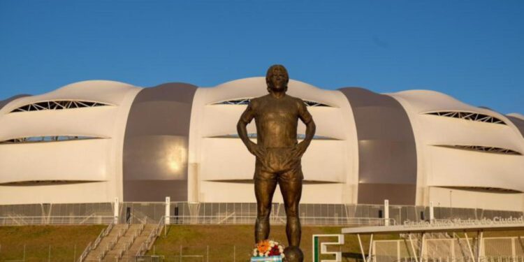 Messi, Ronaldo i drugovi: najpoznatiji kipovi nogometaša