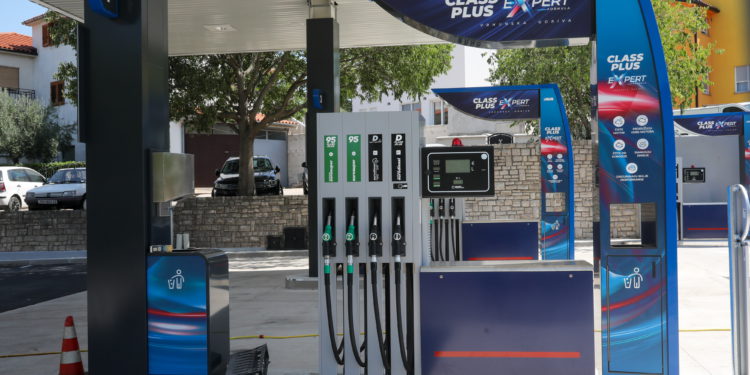 Mladi Hrvat osmislio foru kojom je ukrao čak 4000 eura vrijednosti benzina