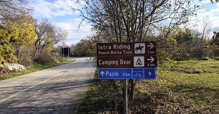 NOVI DOŽIVLJAJ POLUOTOKA Postavljena prometna signalizaciju na europskoj biciklističkoj ruti EuroVelo 9 kroz Istru