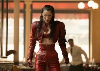 Najnoviji TV projekt ‘svjetski poznate glumice’ Nicole Peltz POJADALI kritičari, a Victoria Beckham se posljednja smije