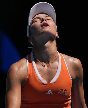 Nova američka tinejdžerska teniska senzacija Iva Jović, 18, ispala je s Australian Opena protiv 1. tenisačice svijeta Aryne Sabalenke