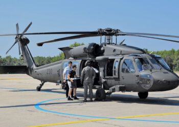 Novorođene bebe u inkubatoru prevezene hitno iz Dubrovnika u Split helikopterom