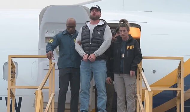 Objavljene su prve slike olimpijskog narkobosa Ryana Weddinga na američkom tlu dok se pojavljuju divlji detalji o tome kako ga je FBI uhvatio u Mexico Cityju