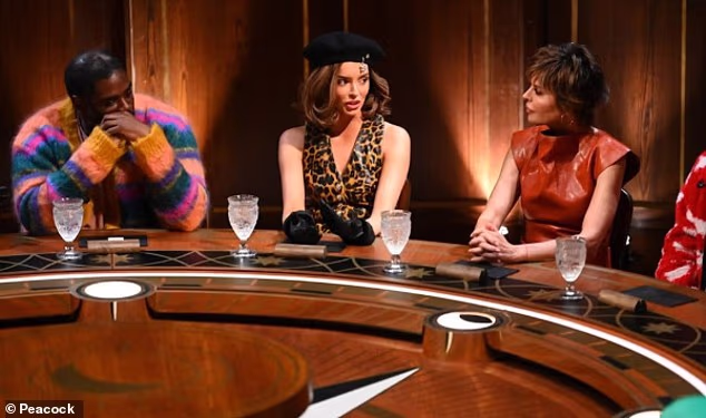 Obožavatelji izdajica iz SAD-a hvale Mauru Higgins jer je obećala da će dramu predstaviti ‘lukom’ strategijom – dok se glamurozna TV zvijezda pridružuje svojim kolegama na zabavi gledanja u Zapadnom Hollywoodu