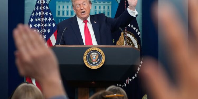 Od T-Rexa do gladne gusjenice: Trumpove prijetnje Grenlandu pokreću napade svjetskih čelnika u Davosu