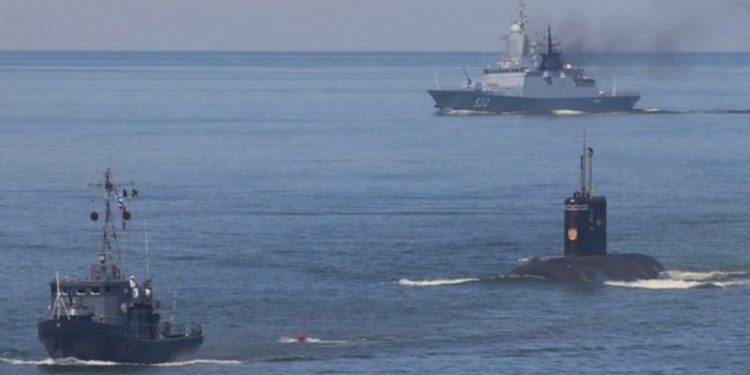 Ovo bi moglo jako eskalirati: Amerikanci se pokušavaju ukrcati na tanker koji prati ruska podmornica