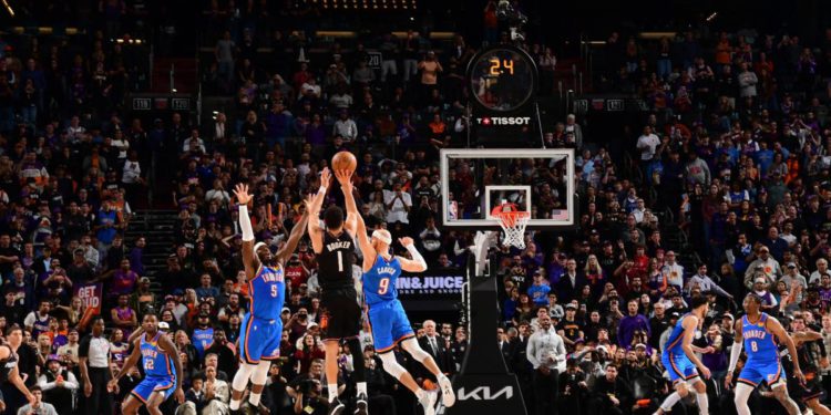 Phoenix, kakav pogodak! Booker zaustavlja Thunder na kraju. Giannis i Dončić, uobičajeni show