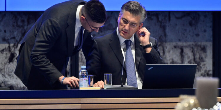 Plenković najavio povećanja plaća, objavio koliko: ‘Rast će tri puta ove godine’