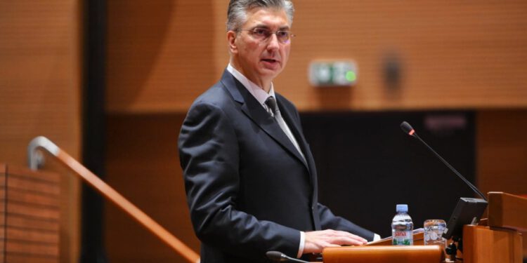 Plenković u Splitu na obljetnici HDZ-a: “Hajdaš Dončić je zamolio Trumpa da me pozove”