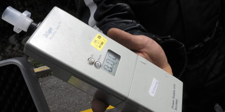 Policajac vozio pijan, brzo je uhićen: Nije bio na dužnosti