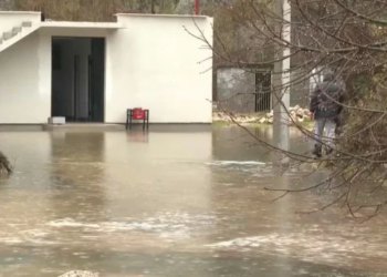 Poplave kod Mostara: ‘Nije ti svejedno kad ležiš, a ispod kuće ti voda’