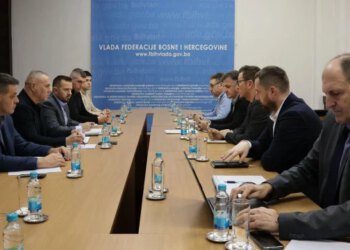 Prekinuta blokada graničnih prijelaza, evo što su dogovorili prijevoznici i Vlada FBiH