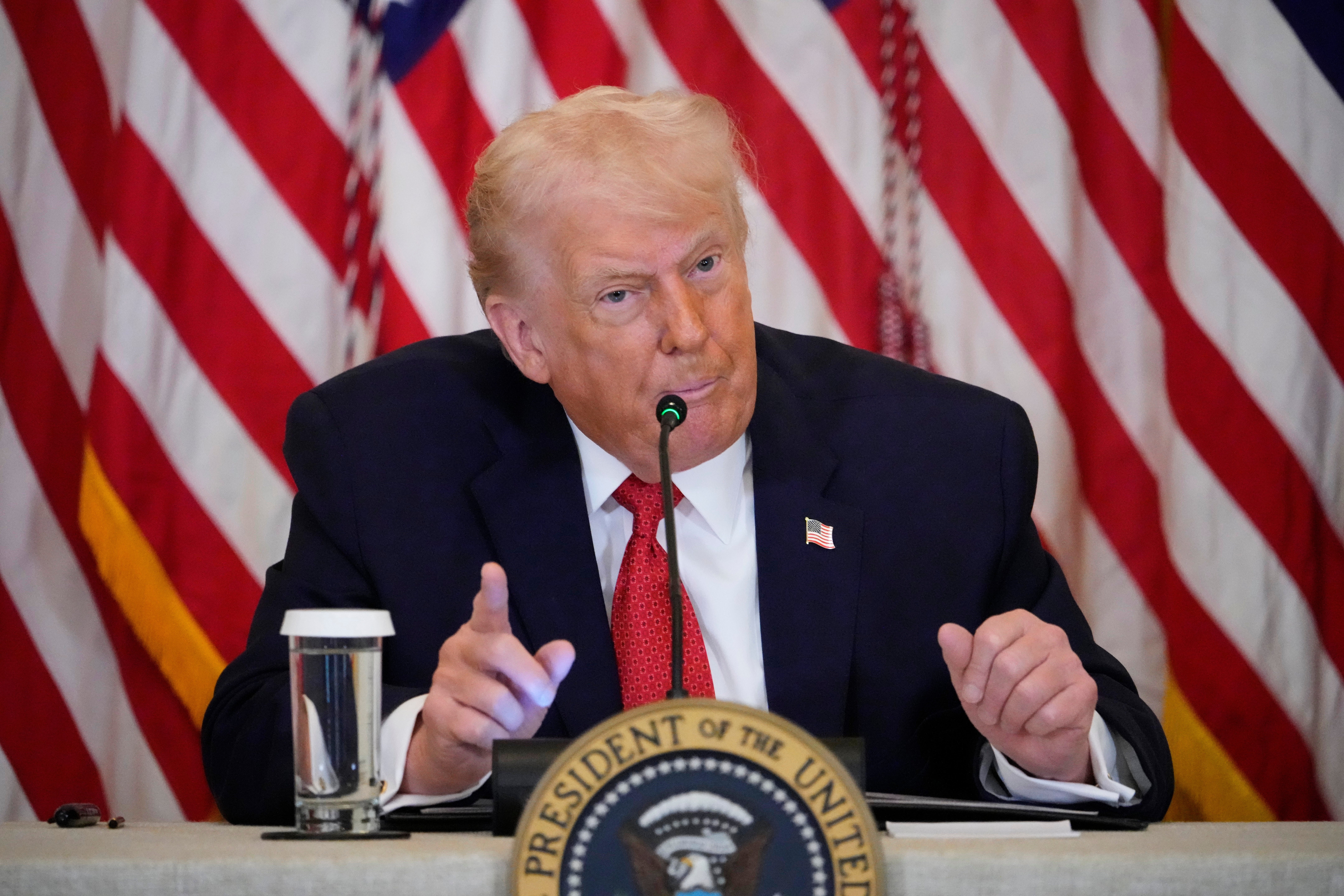 Predsjednik Donald Trump rekao je da razmatra carine protiv zemalja koje se 'ne slažu' s njegovim nastojanjem da dobije Grenland