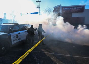 Pucnjava u Minneapolisu uzrokovala je otkazivanje utakmice Timberwolves-Warriors