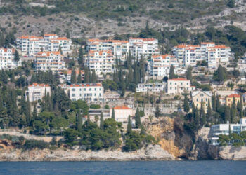 Puknula cijev: Zlatni potok bez vode