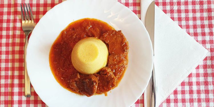 RECEPTI DUBROVAČKOG PRIMORJA Svinjski umbul u šugu od povrća i vina |