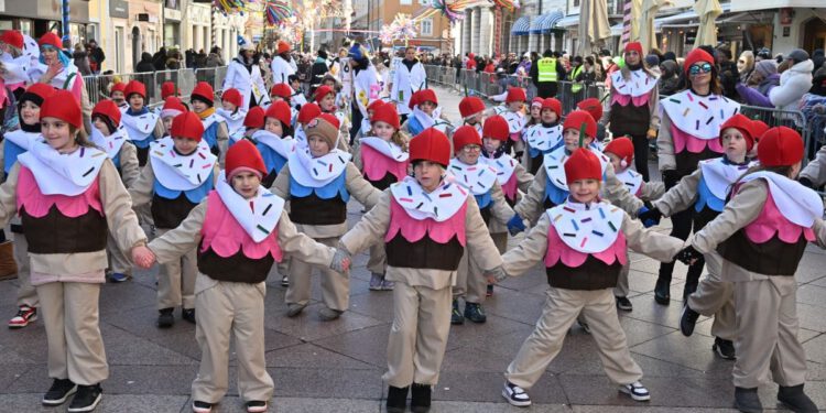 RIJEKA Na Dječjoj karnevalskoj povorci danas sudjeluje preko 6.500 mališana