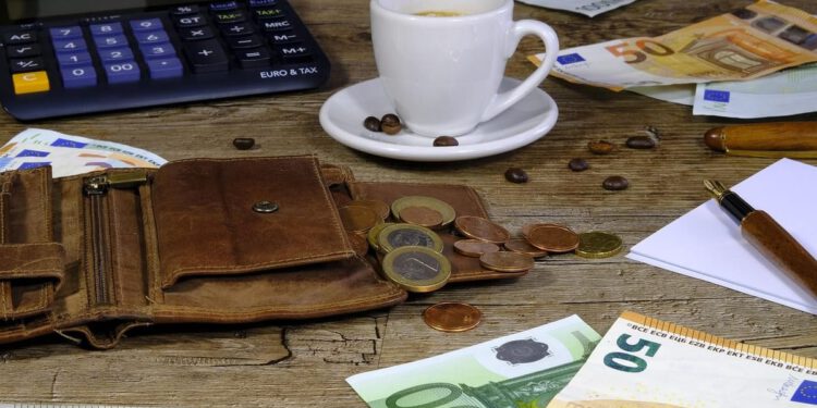 Realno viša za 5,7 posto u godinu dana