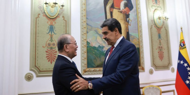 Rusija reagirala na američki napad na Venezuelu: Kineski poslanik bio kod Madura