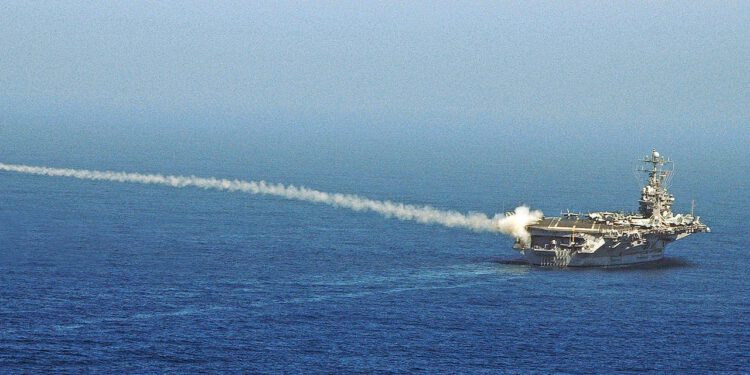 SAD šalje vojnu imovinu na Bliski istok dok Trump odmjerava udar na Iran: izvori