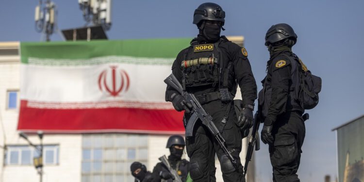 SAD upozorava Amerikance da ‘sada napuste Iran’ — RT World News