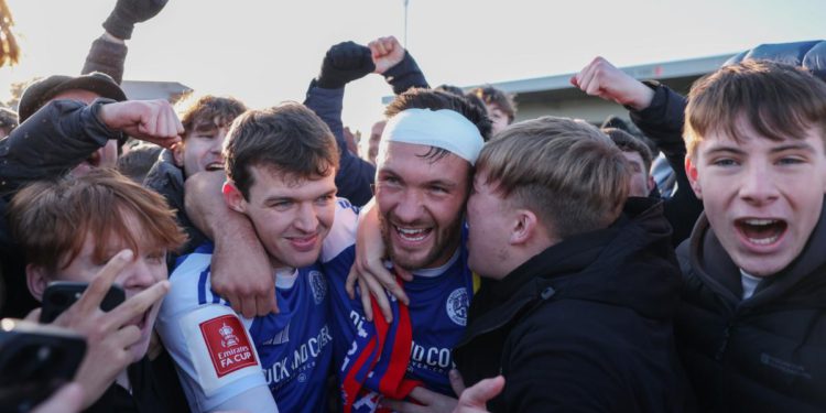 SLUŠAJTE In The Box. Vukovi, spas moguć? Čarobni FA kup