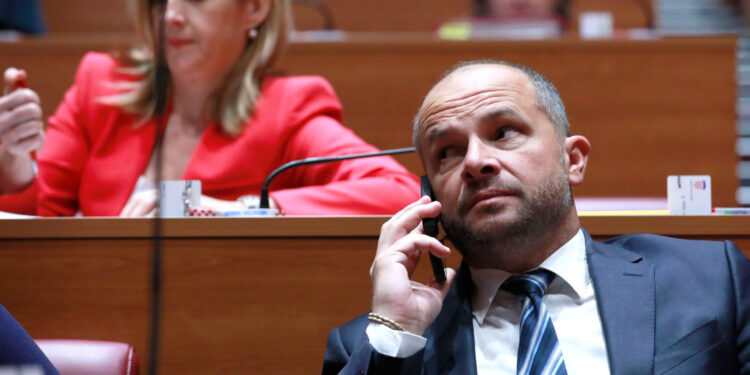 Samozatajna dama čija su primanja nepoznata: Ona stoji iza čovjeka koji želi postati premijer