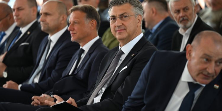 Samozatajni suradnici moćnog Plenkovićeva ministra imaju zanimljive imovinske kartice