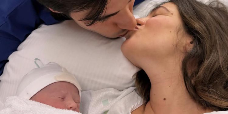 Sandro Tonali, majka Juliette i njen novorođeni prvorođeni sin…