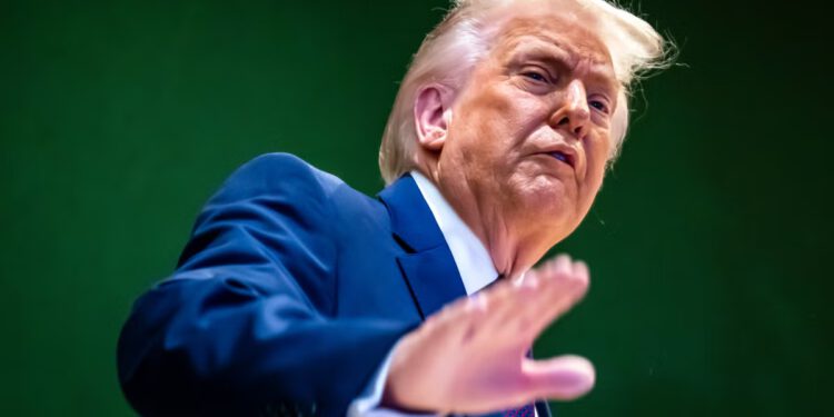 Šaptači Trumpu, maltretiranje i procurjeli tekstovi: Svjetski čelnici još uvijek se bore s Donovim pravilom