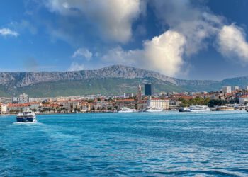 Šarenilo karnevala i sporta u Srednjoj Dalmaciji